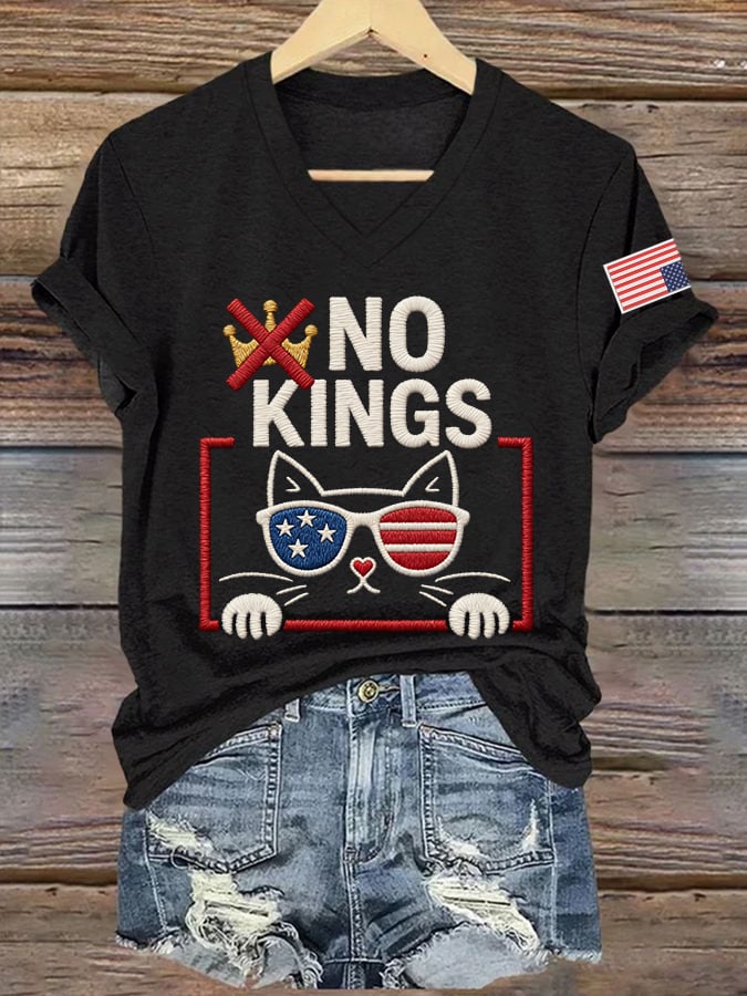 🔥Buy 3 Get 15% Off🔥Women's No Kings Print V Neck T-shirt