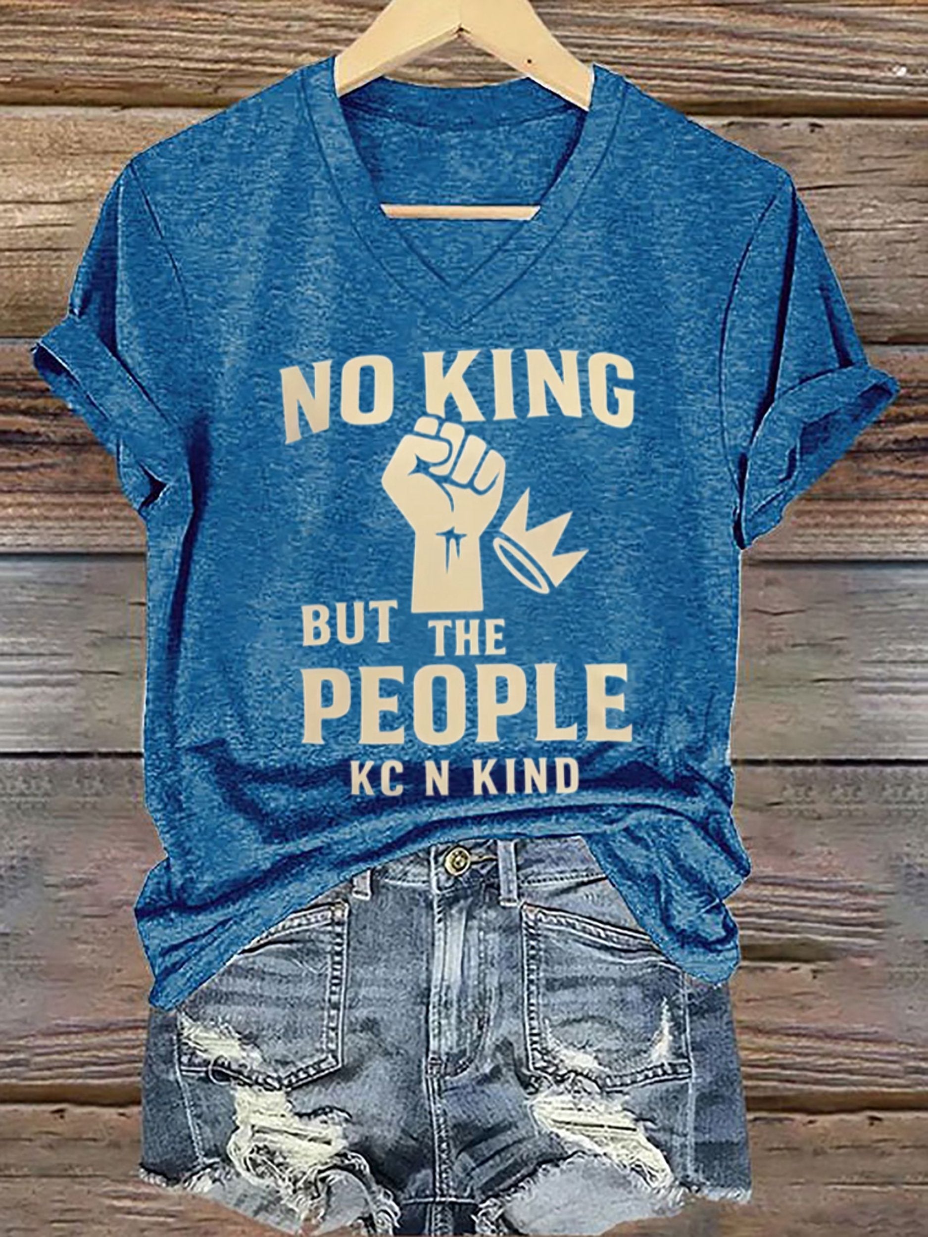🔥Buy 3 Get 15% Off🔥Women's No Kings Print V Neck T-shirt
